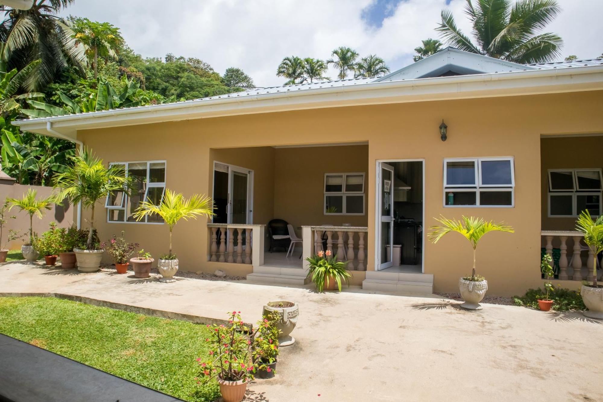 Beau Bassin Inn Baie Lazare  ภายนอก รูปภาพ
