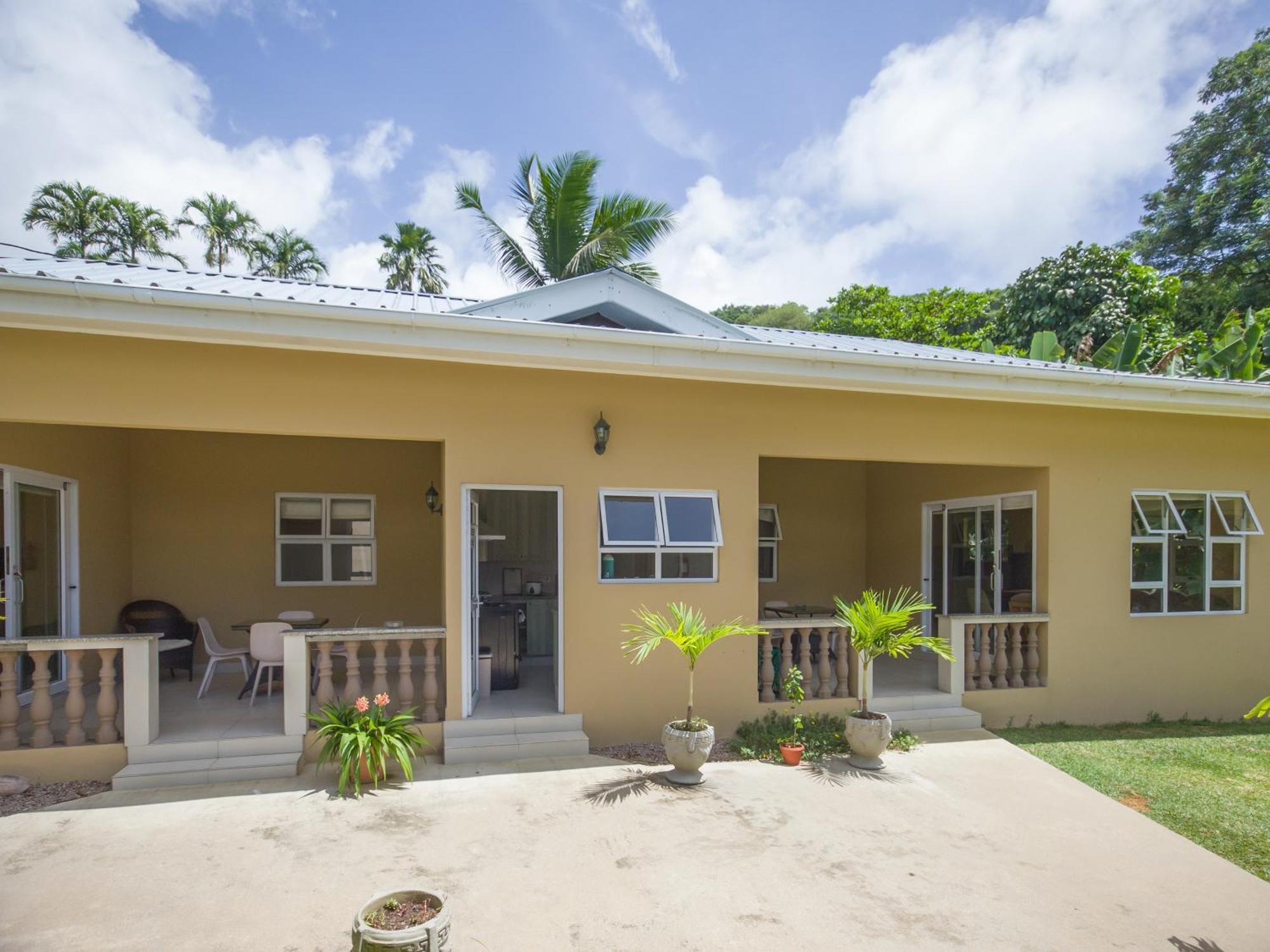 Beau Bassin Inn Baie Lazare  ภายนอก รูปภาพ