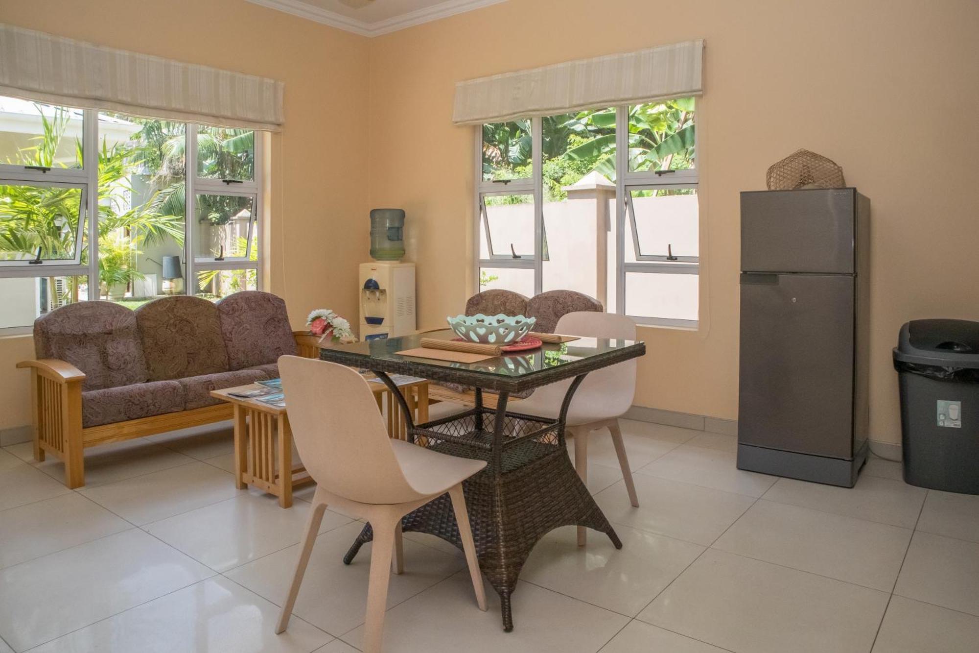 Beau Bassin Inn Baie Lazare  ภายนอก รูปภาพ